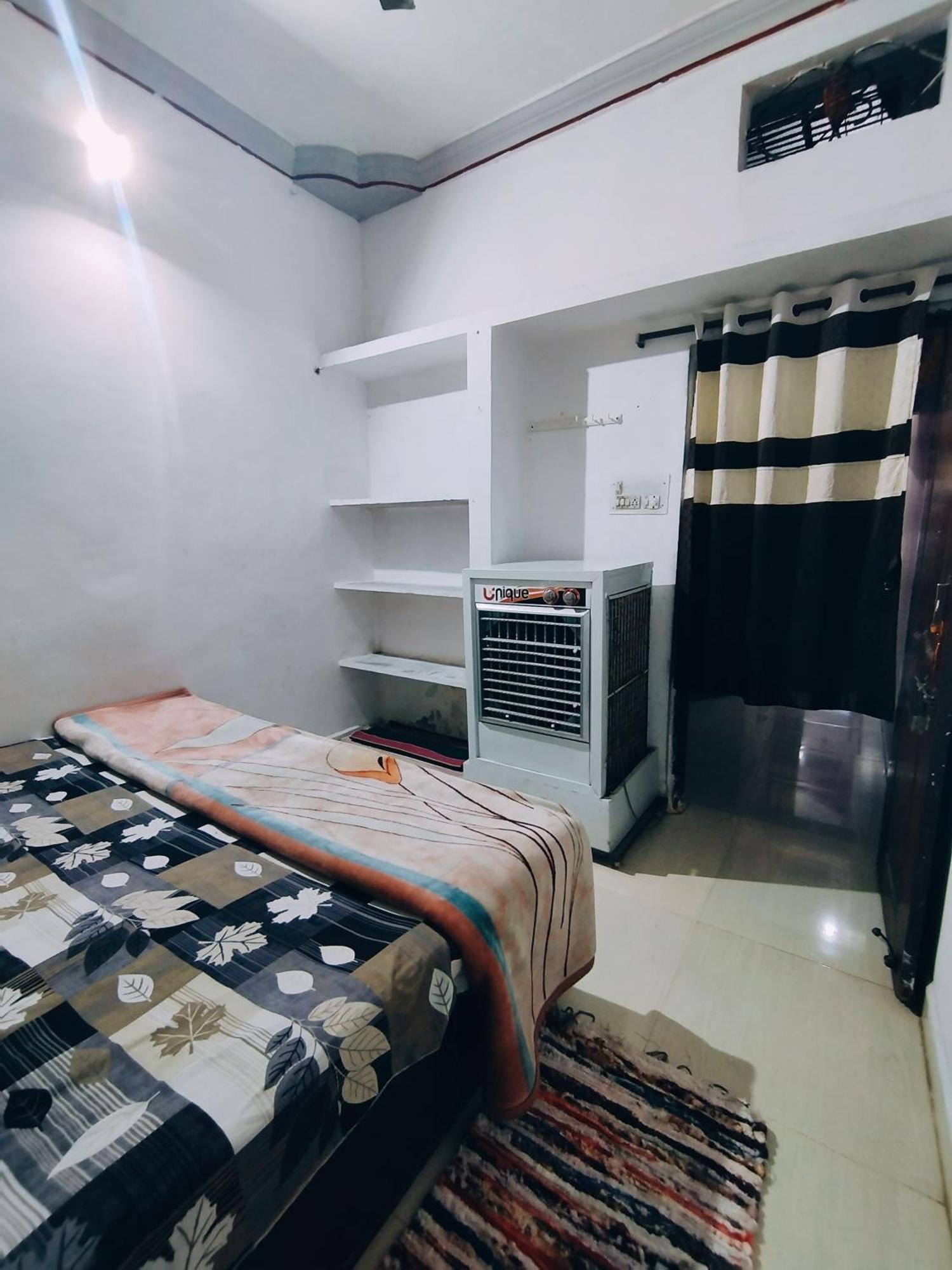 Kalpeshwar Homestay Удджайн Екстер'єр фото